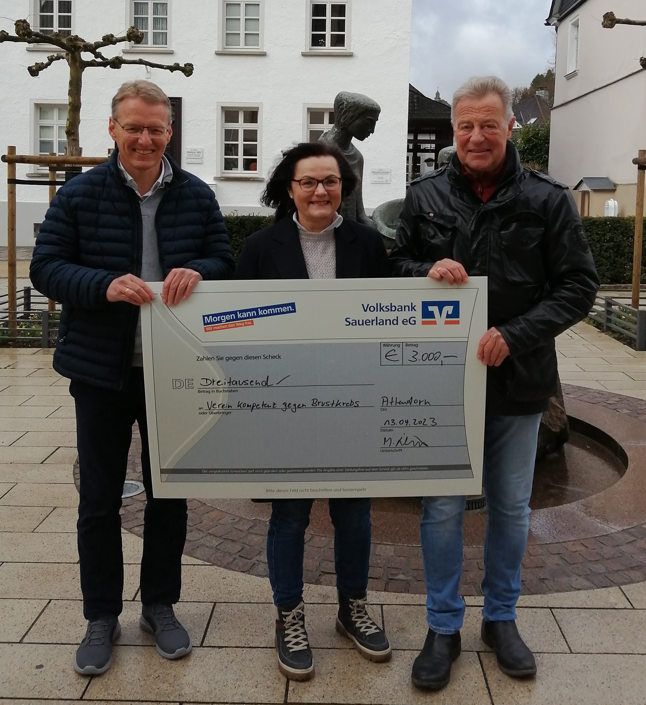 Lions Club Hansestadt Attendorn - Klaus Hesener (Vizepräsident Lions Club), Dr. Susanne Kost, Martin Diller