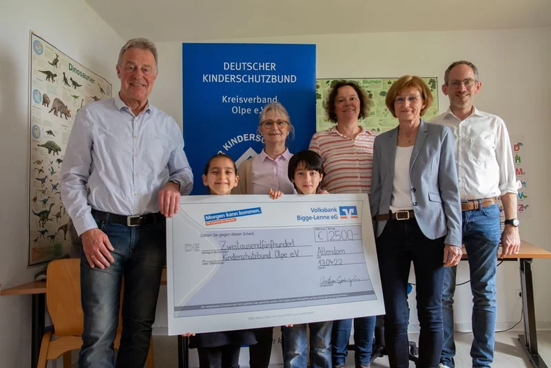 Spende für den Kinderschutzbund im Kreis Olpe