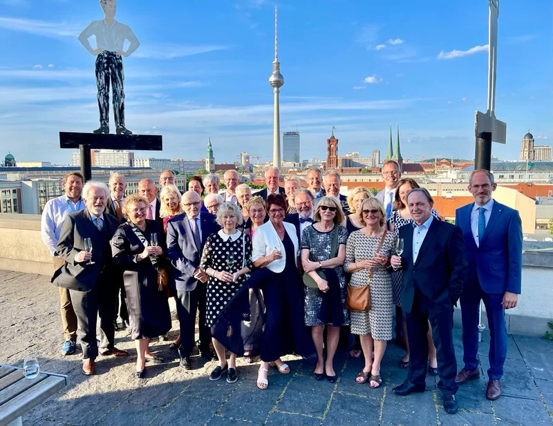 Gruppe im Internationalen Club Auswaertigen Amt